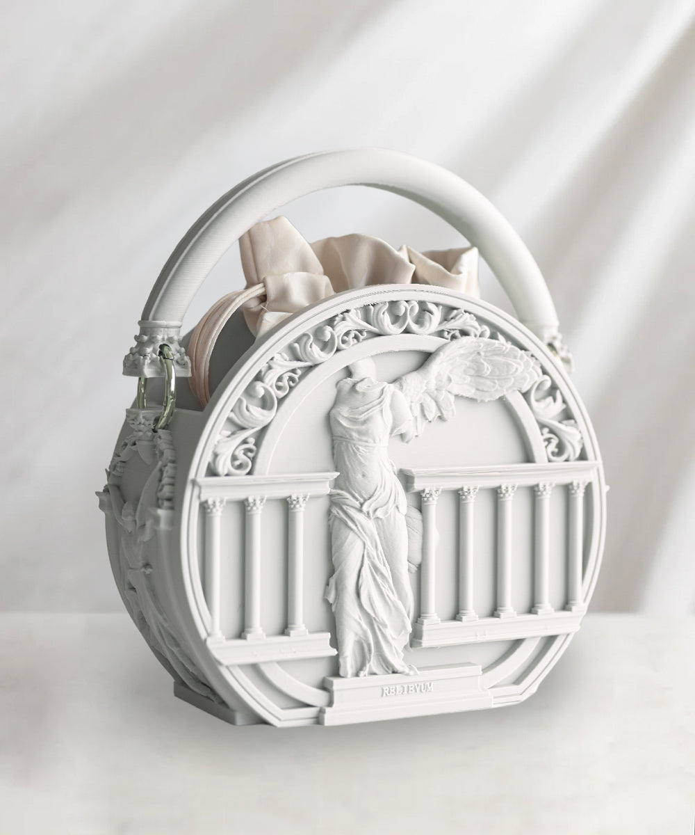 Victory Bag – Sculpture to Wear