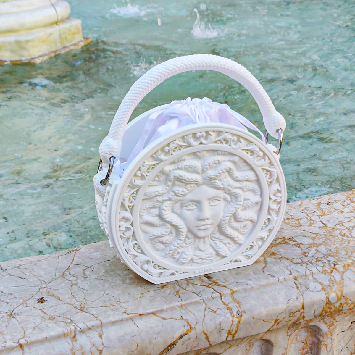 Borsa Medusa – Scultura da indossare | Handmade in Italy