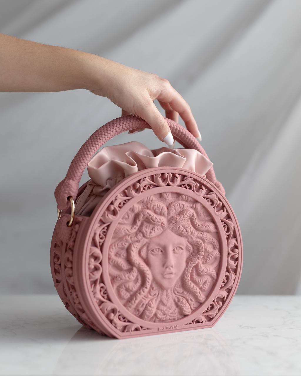 Borsa Medusa – Scultura da indossare | Handmade in Italy