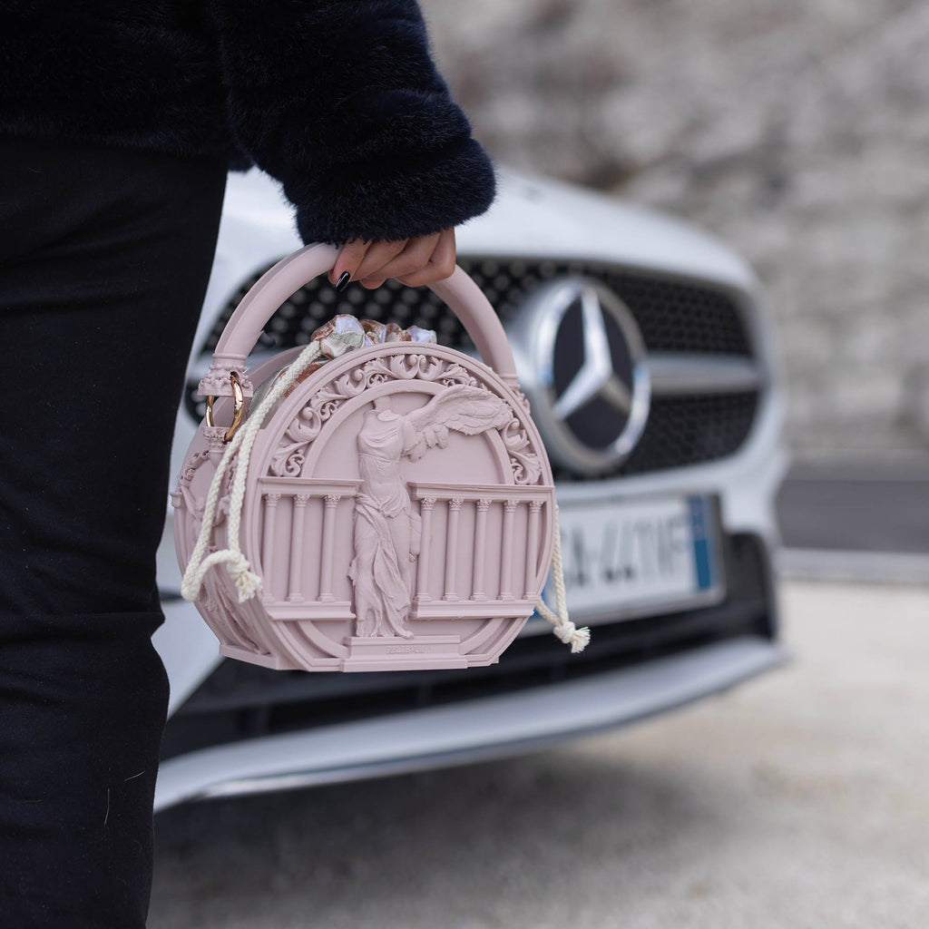 Borsa Victory – Scultura da indossare | Handmade in Italy